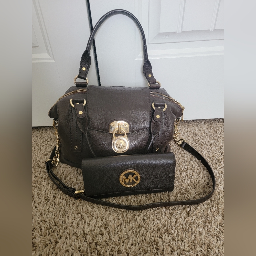 (SOLDMichael Kors Hamilton Slouch Double Handle Satchel Bag With Matching Wallet